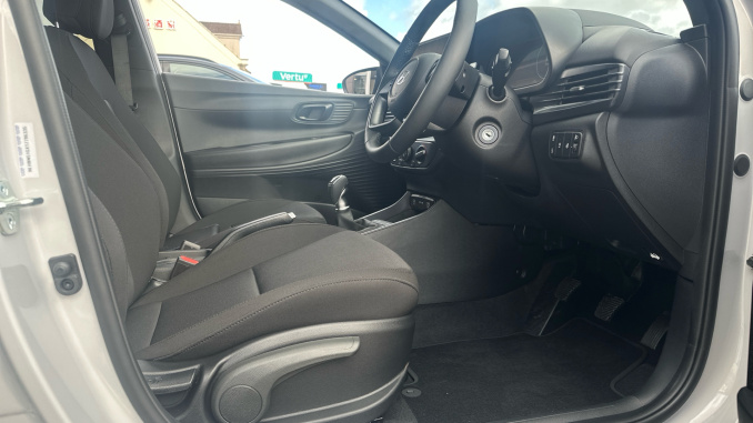 Hyundai i20 1.0T GDi 90 Black Line 5dr Petrol Hatchback - Image 43